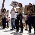 
<a href=" http://www.youtube.com/watch?v=1az6JeLPs6s&amp;feature=c4-overview&amp;list=UUDFihyiw9QaywHkR5JAoxFw"></a>


Right now in Tucson immigrant rights supporters are shutting down Operation Streamline, the federal kangaroo court that rapidly processes undocumented workers in a show trial and condemns them to private, for-profit jails, followed by deportations. Operation Streamline criminalizes people who provide vital services to our communities, working important jobs for low wages and with their human and labor rights constantly under attack. It [...]